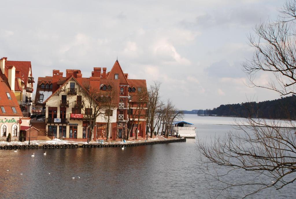 Mikolajki Apartamenty ภายนอก รูปภาพ